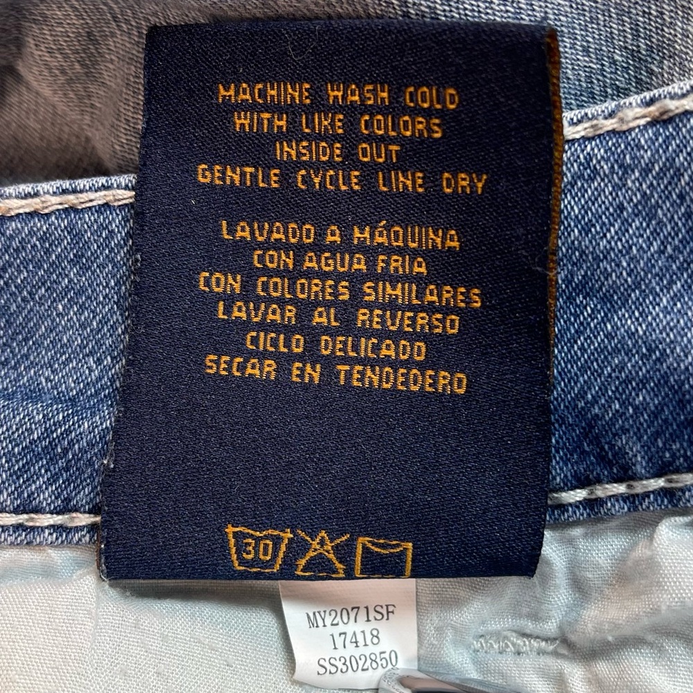 Seven 7 Women’s Capri Jeans Denim Embroidery Back Pockets Distressed Size 14 - Picture 14 of 15